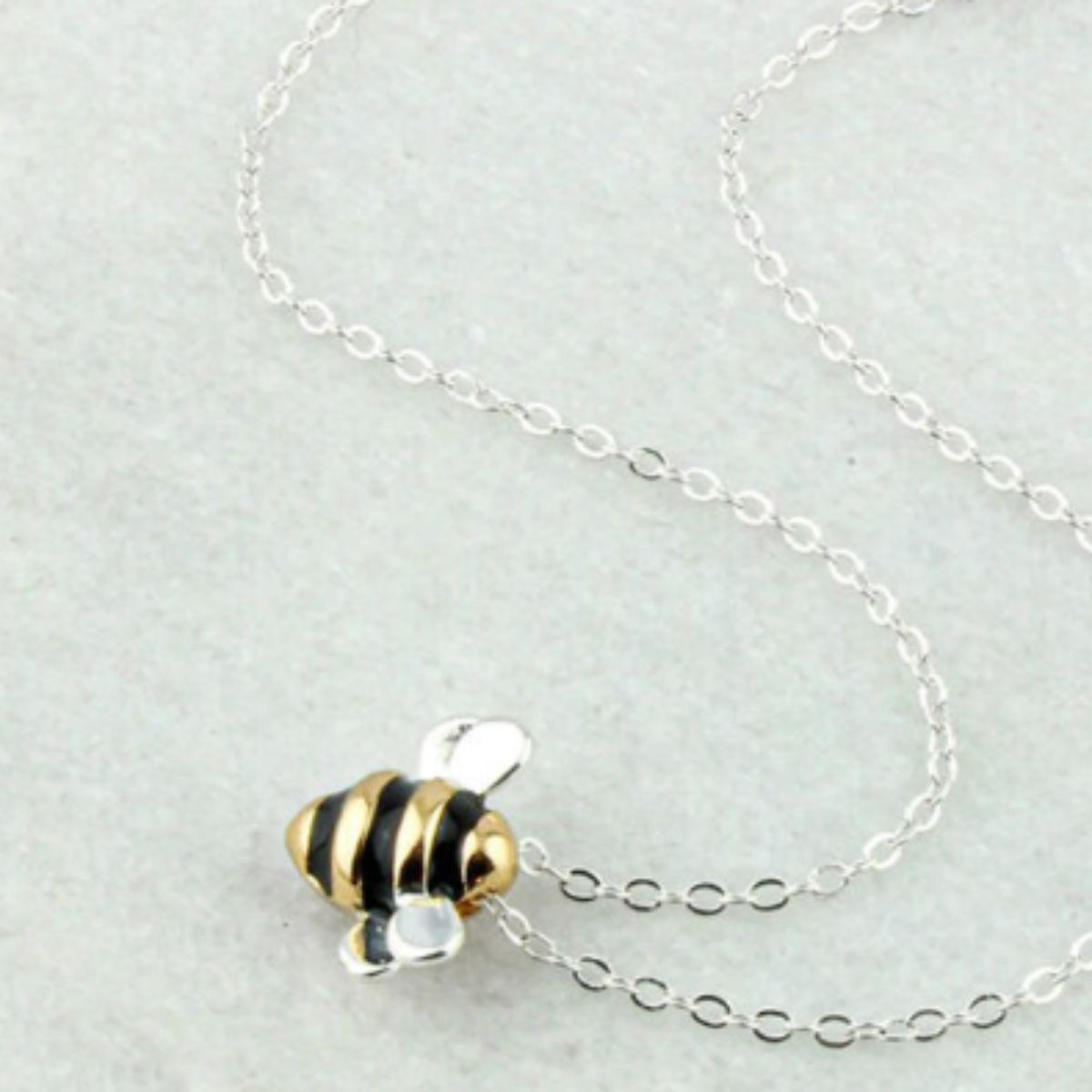 Dije de Abeja y Collar de Plata .925 Descontinuado Hobbees