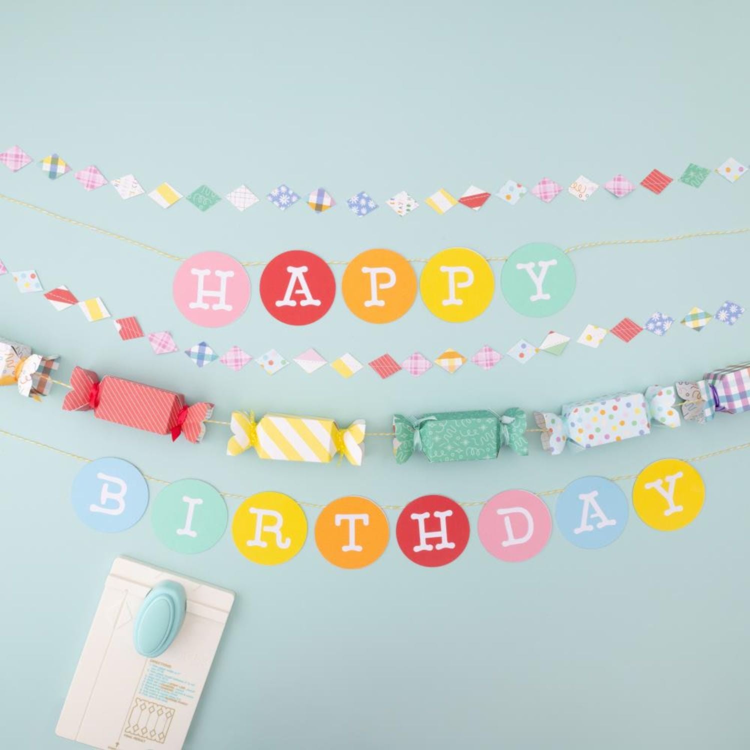 Candy Box Punch Board / Tabla para Crear Cajitas en Forma de Dulce Herramientas We R Memory Keepers