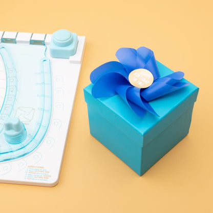 Pinwheel Punch Board / Tabla para Crear Rehiletes Herramientas We R Memory Keepers