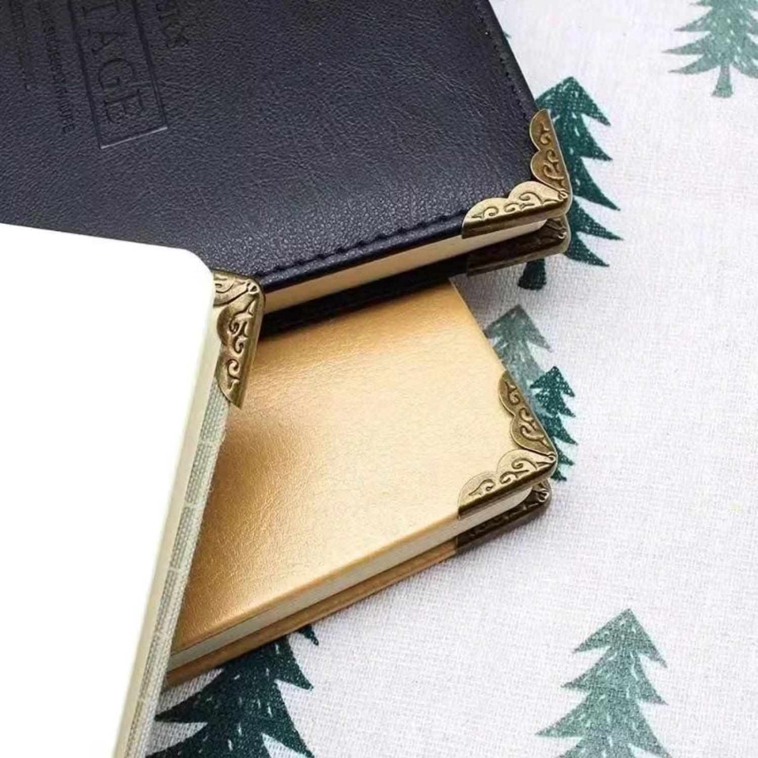 Mini Protectores de Esquinas Dorado 1.3cm Encuadernacion Hobbees