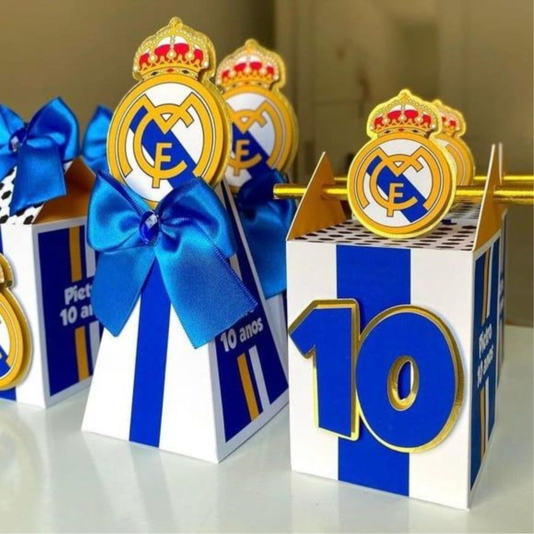 Suaje o Troquel Escudo Deportivo con Corona Dados de Corte / Suajes / Troqueles Hobbees