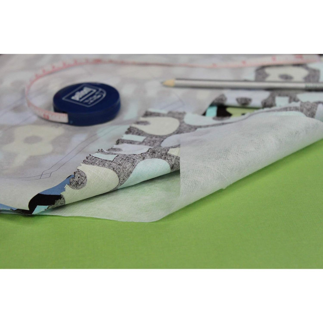 Fusible Ultra Lightweight Interfacing / Pellón Blanco Adhesivo Adhesivos / Pegamentos Pellon