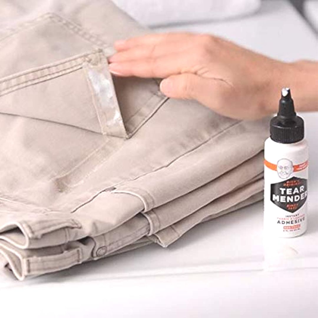 Tear Mender Adhesive / Adhesivo Para Reparar Tela y Cuero Descontinuado Tear Mender