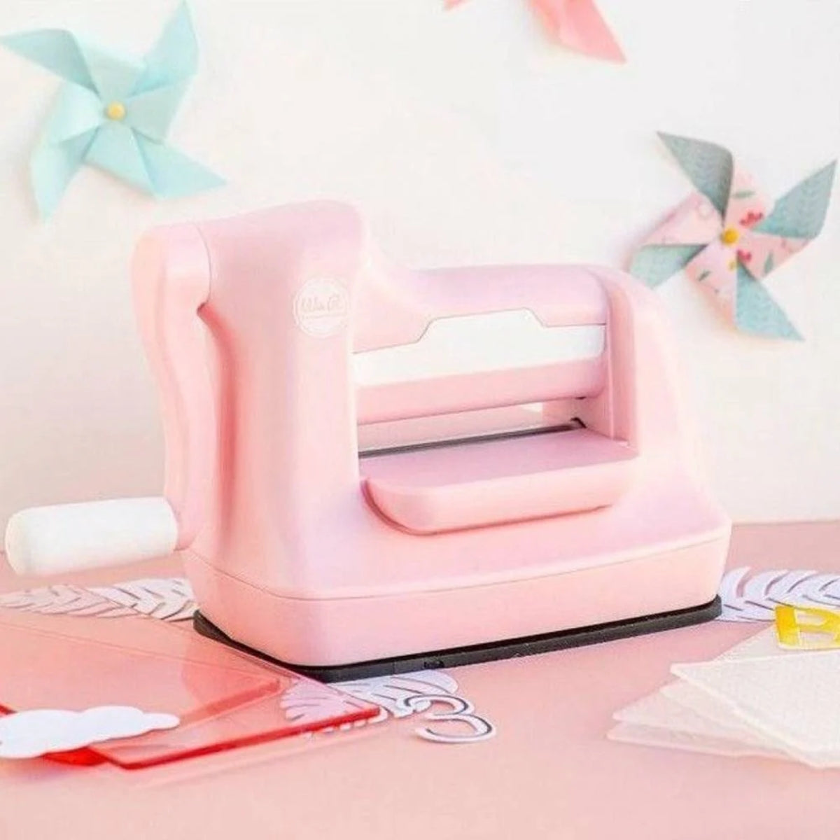 Mini Evolution Pink Machine Kit / Suajadora Mini Evolution 64 piezas Suajadoras / Troqueladoras We R Memory Keepers