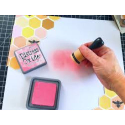 Tim Holtz Distress Oxide Worn Lipstick / Cojin de Tinta Efecto Oxidado Rojo Tintas Ranger