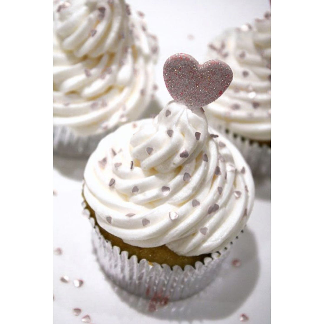 Silver Hearts Edible Accents / Confetti de Corazones Plata Comestibles Repostería Wilton