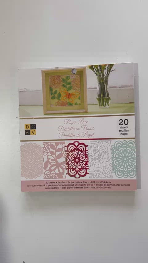 Die Cut Lace Paper Pad / Block de Cartulina con Cortes Láser Papel DCWV