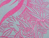 Fluorescent Tickled Pink Embossing Powder / Polvo de Embossing Rosa Fosforescente 1