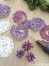Tim Holtz Thinlits Die Tiny Tattered Florals  / 15 Suajes de Flores y Herramienta para Filigrana