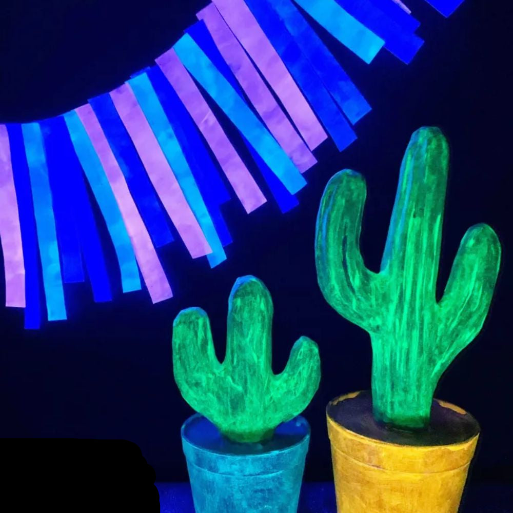 Glow In The Dark Paint Purple / Pintura Brilla en la Oscuridad Morado Acrìlicos DecoArt