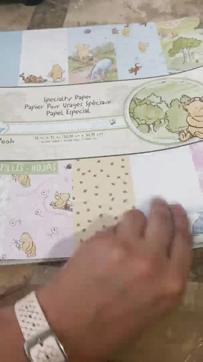Disney Specialty Paper Pad Classic Pooh / 24 Hojas de Papel 12 x 12 Descontinuado Ek Success
