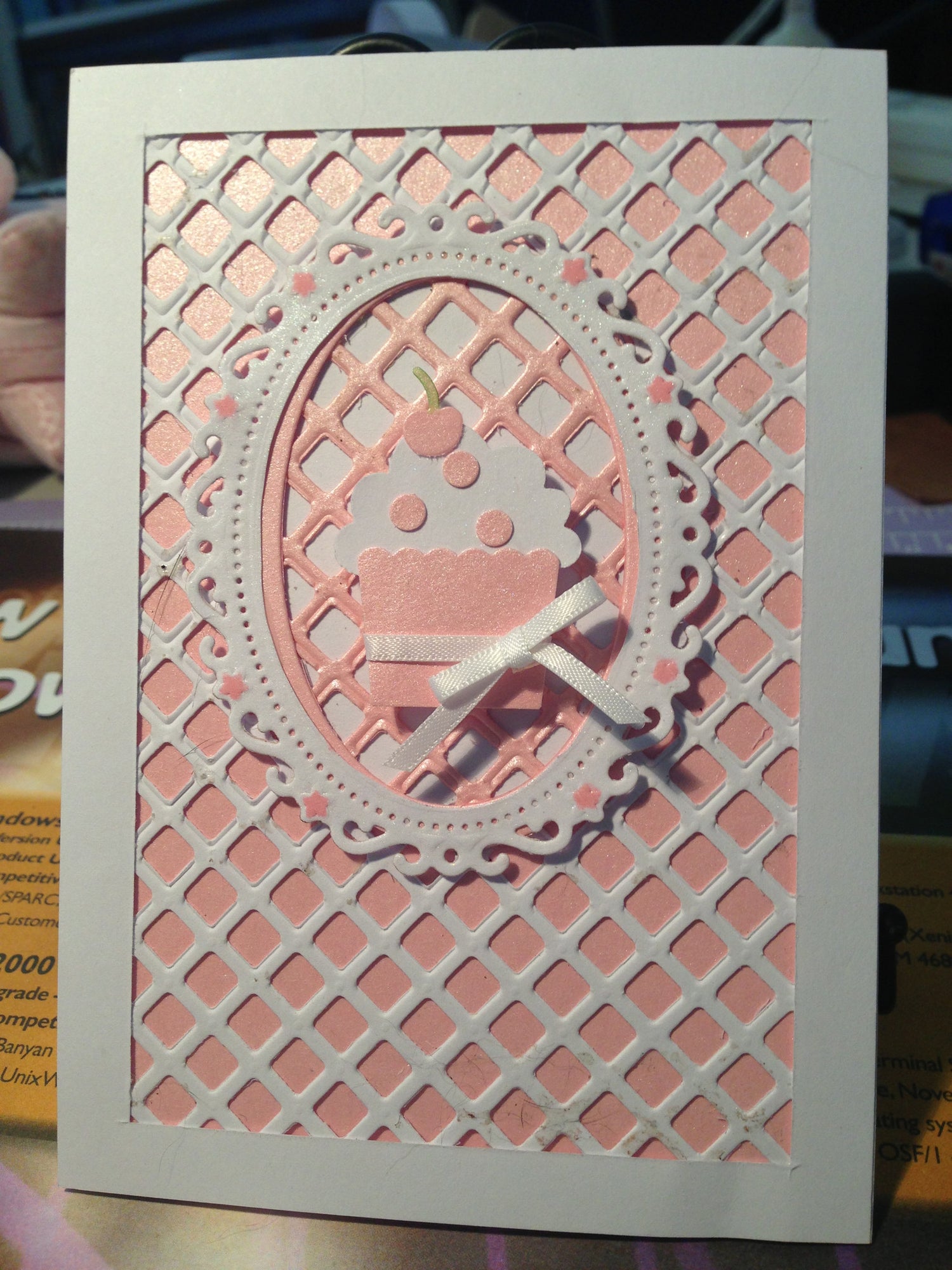 Basic Lattice / Suaje de Corte de Fondo de Cuadros Descontinuado Spellbinders