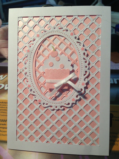 Basic Lattice / Suaje de Corte de Fondo de Cuadros Descontinuado Spellbinders