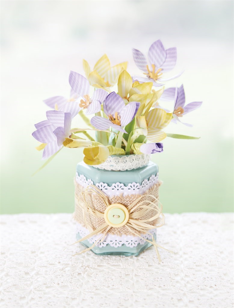 Border Punch Flower Doily / Perforadora de Borde de Tapete de Flores Descontinuado XCut