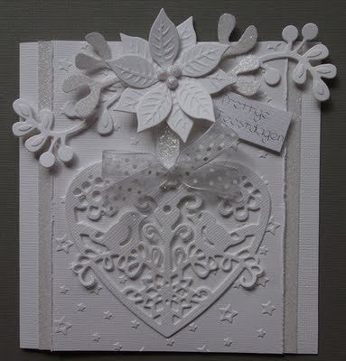 Suaje de corte de corazón con pájaros / Creatables Winter Bird Descontinuado Marianne design