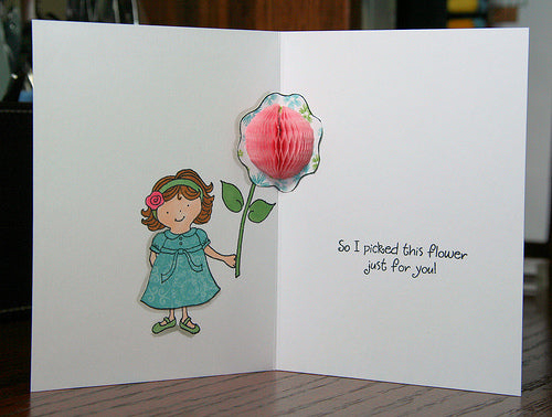 Pretty Posey Stamps / Sellos de Polímero Niña con Flor Descontinuado Honey Pop