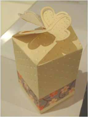 Suaje de Corte de caja de Perfume de Corazon / Tiffanys Perfume Box Descontinuado Cheery Lynn Designs